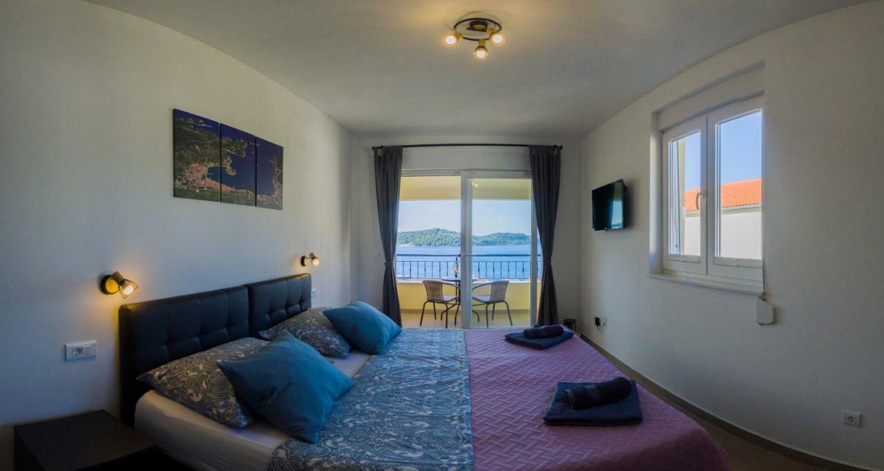 A Lovely And Cozy Room With A Breathtaking View Vis Exterior photo