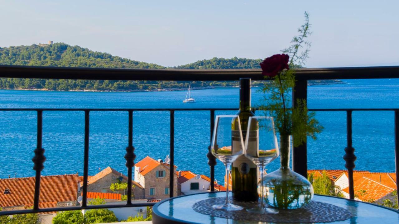 A Lovely And Cozy Room With A Breathtaking View Vis Exterior photo